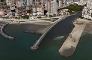 Molhes do Rio Perequê