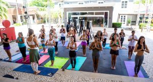 Aula de Yoga. Foto Daniel Babinski