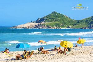 guarda-sol-praia-mole-florianopolis-sc