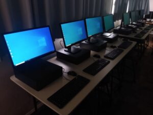 escolas_de_blumenau_recebem_computadores_para_laboratorio