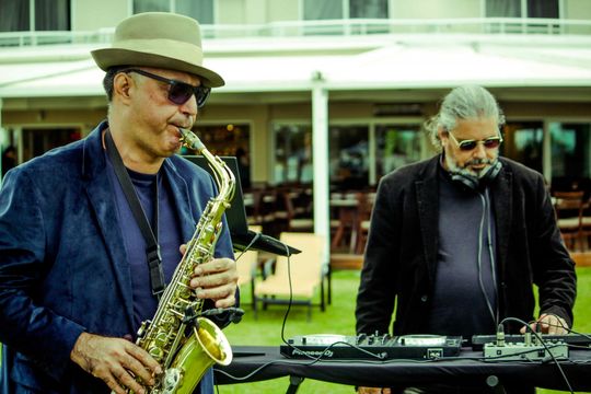 Nafta DJ e Sax
