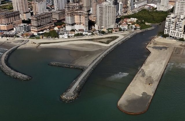 Molhes do Rio Perequê